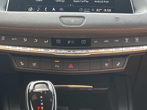 Used 2021 Cadillac XT4 Premium Luxury FWD image 16