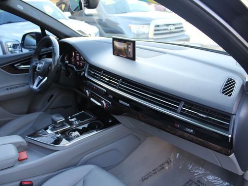 Used 2019 Audi Q7 3.0T Prestige AWD/4WD image 22