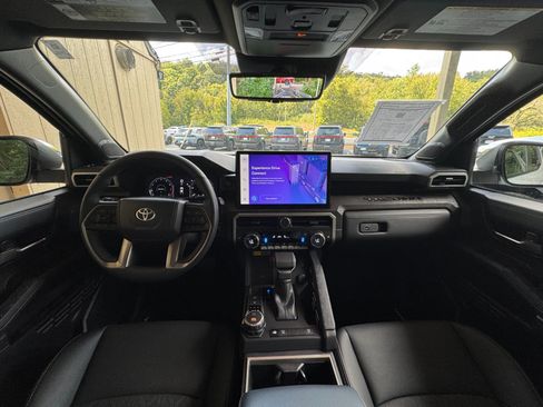 Used 2025 Toyota Tacoma Limited AWD/4WD image 43