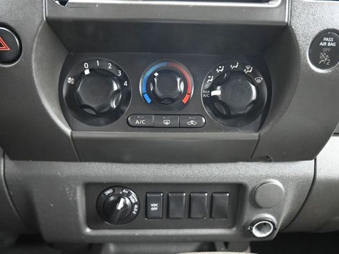 Used 2010 Nissan Xterra X AWD/4WD image 15