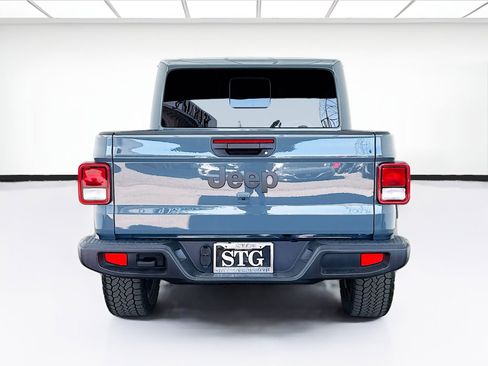 Used 2025 Jeep Gladiator Sport image 5