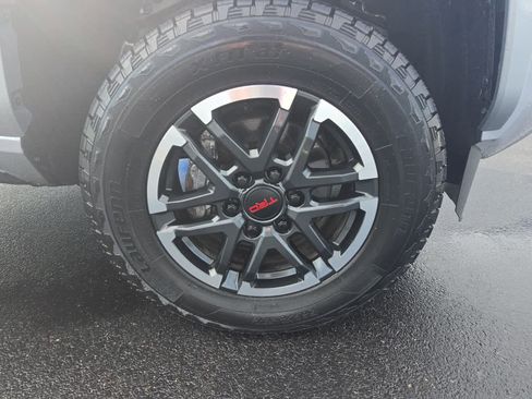 Used 2024 Toyota Tacoma TRD Sport w/ TRD Sport Upgrade Package image 23