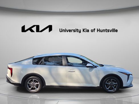 Used 2025 Kia K4 LXS FWD image 8