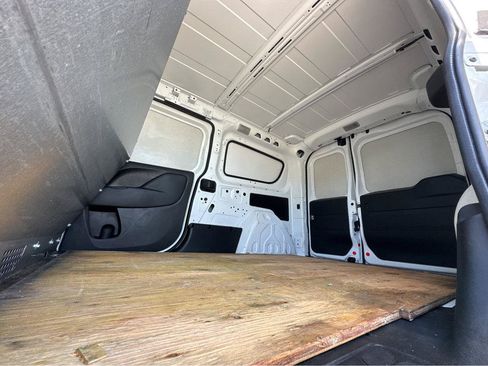 Used 2021 RAM ProMaster City Tradesman FWD image 9