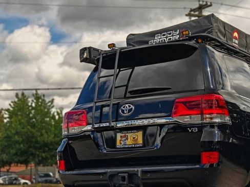 Used 2019 Toyota Land Cruiser AWD/4WD image 10