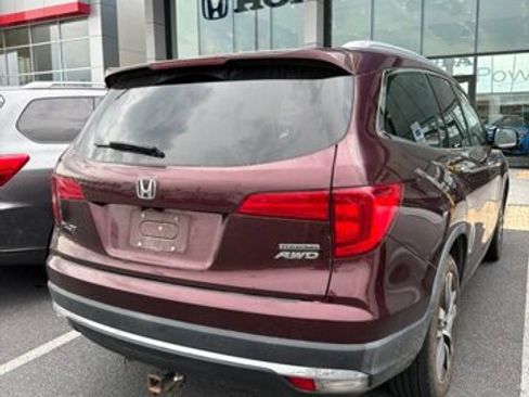 Used 2017 Honda Pilot Touring image 9