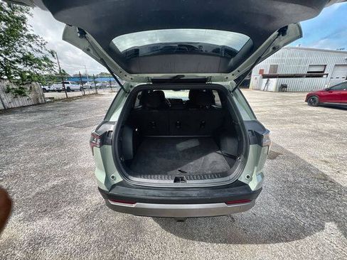 Used 2025 Chevrolet Equinox LT FWD image 25