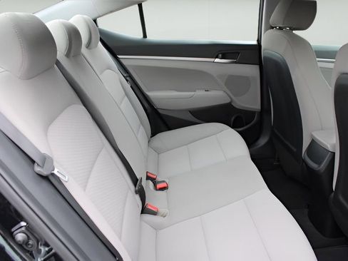 Used 2019 Hyundai Elantra SE image 22
