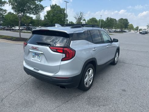 Used 2018 GMC Terrain SLE w/ Driver Convenience Package FWD image 5