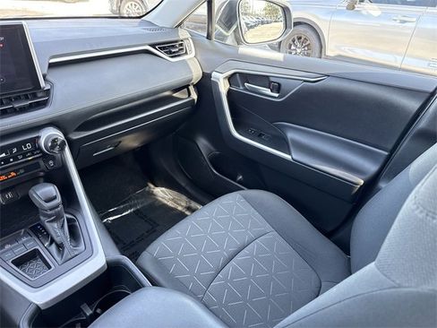 Used 2023 Toyota RAV4 XLE image 19
