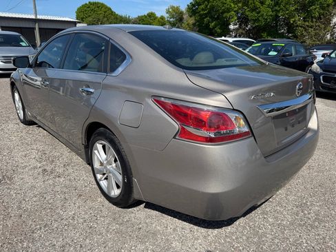 Used 2015 Nissan Altima 2.5 SL w/ Moonroof Package image 6