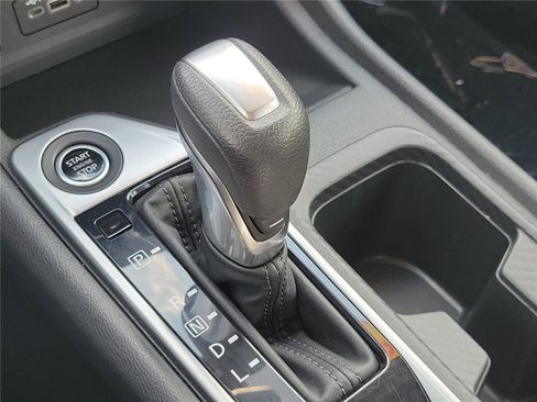 Used 2024 Nissan Sentra SV FWD image 28