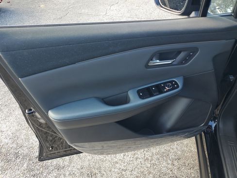 New 2026 Nissan Leaf Platinum+ image 7