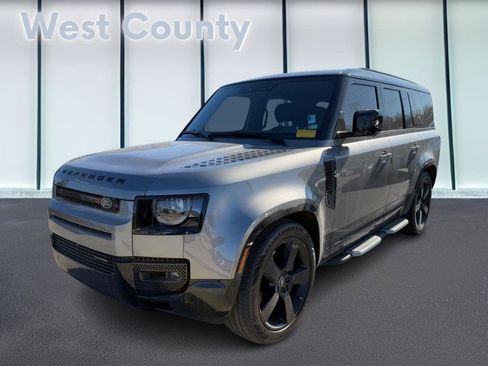 Used 2023 Land Rover Defender 130 X-Dynamic SE image 9