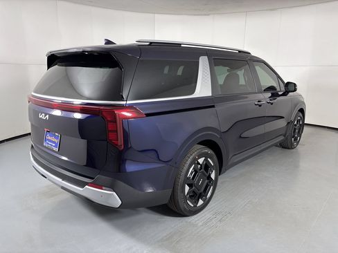 New 2026 Kia Carnival EX FWD image 8