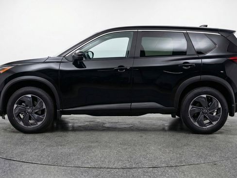 Used 2025 Nissan Rogue SV FWD image 11