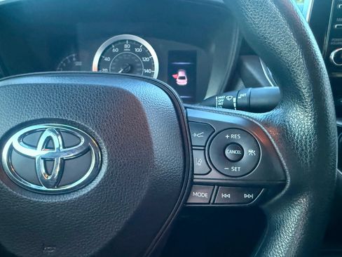 Used 2020 Toyota Corolla LE FWD image 21
