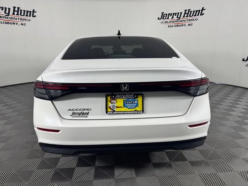 Used 2025 Honda Accord SE image 7