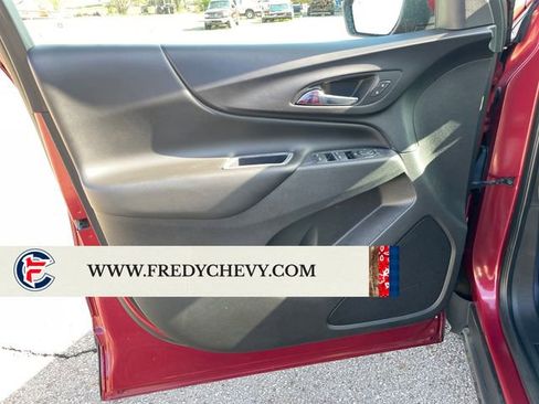 Used 2018 Chevrolet Equinox LT FWD image 11