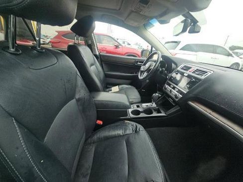 Used 2017 Subaru Outback 2.5i Limited AWD/4WD image 8