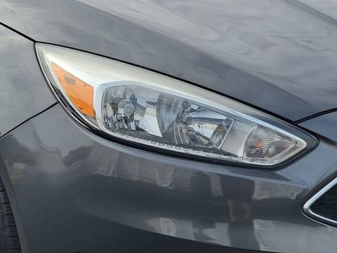 Certified 2017 Ford Focus SE FWD image 16