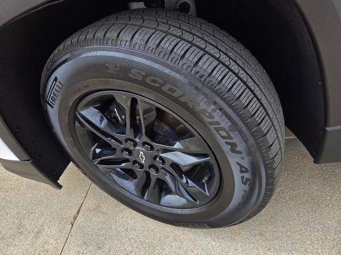 Used 2022 Chevrolet Traverse LT w/ Midnight/Sport Edition image 49