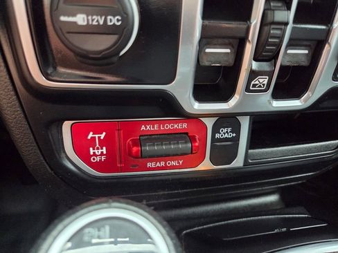Used 2023 Jeep Gladiator Mojave w/ Trailer Tow Package AWD/4WD image 29