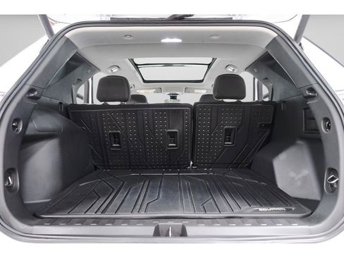 Used 2022 Chevrolet Equinox LT w/ LT True North Edition image 42