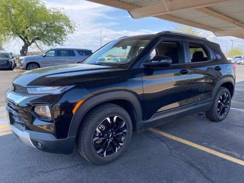 Used 2023 Chevrolet TrailBlazer LT w/ Convenience Package FWD image 1