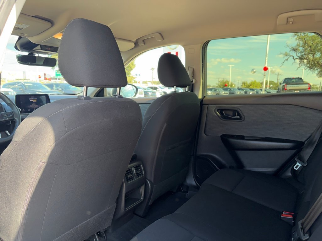 Used 2023 Nissan Rogue S FWD image 24