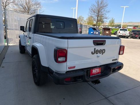 Used 2023 Jeep Gladiator Sport AWD/4WD image 27