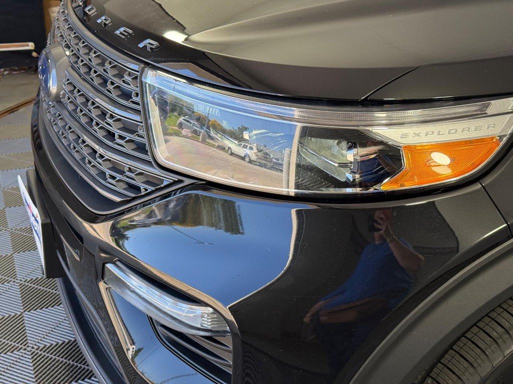 Used 2023 Ford Explorer XLT w/ Equipment Group 202A AWD/4WD image 15