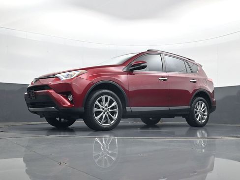 Used 2018 Toyota RAV4 Limited FWD image 21