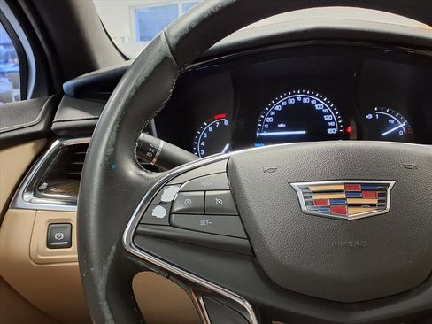 Used 2019 Cadillac XT5 FWD image 29