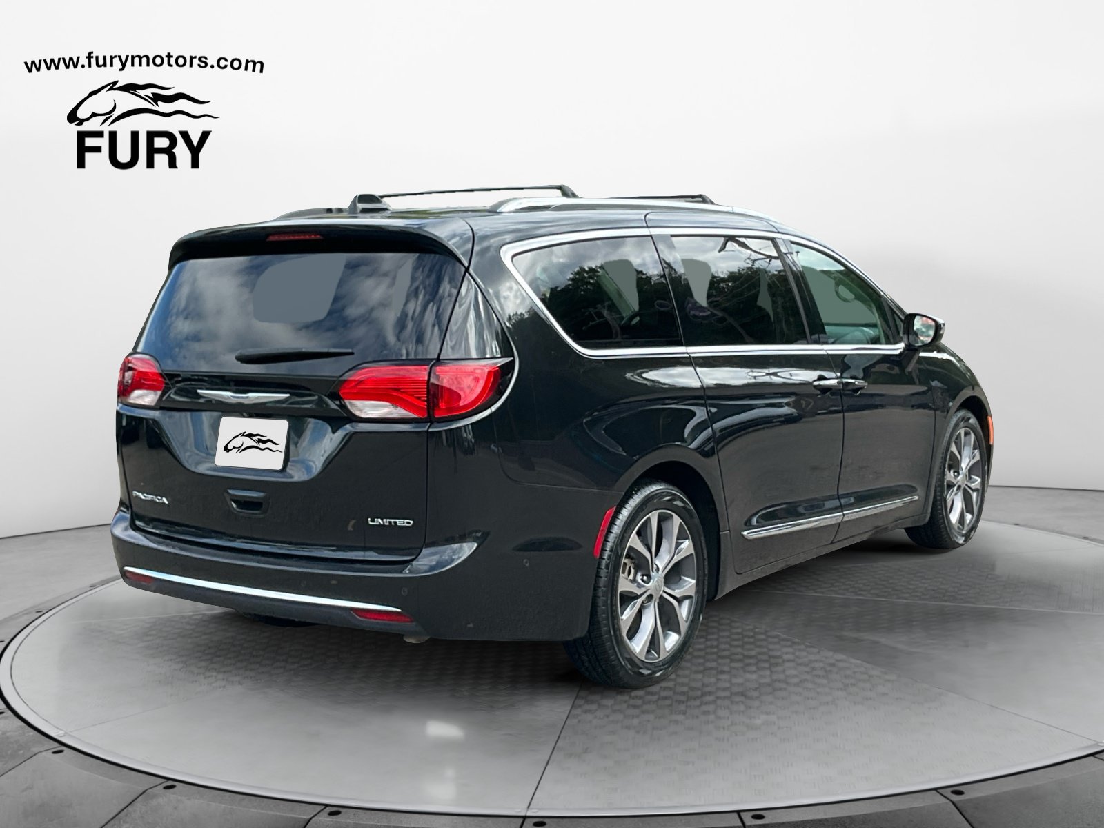 Used 2018 Chrysler Pacifica Limited w/ Advanced Safetytec Group FWD image 4