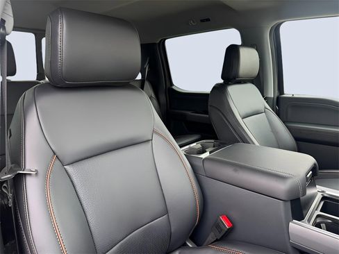 New 2025 Ford F350 Lariat w/ Chrome Package image 29