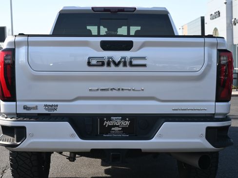Used 2025 GMC Sierra 2500 Denali Ultimate w/ Max Trailering Package AWD/4WD image 9