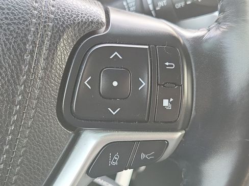 Certified 2018 Toyota Highlander Plus w/ Carpet Mat Package (TMS) AWD/4WD image 25