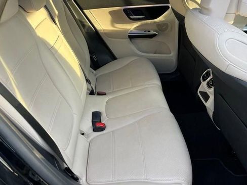 Used 2024 Mercedes-Benz GLC 300 image 25