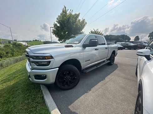Used 2026 RAM 2500 Big Horn AWD/4WD image 1