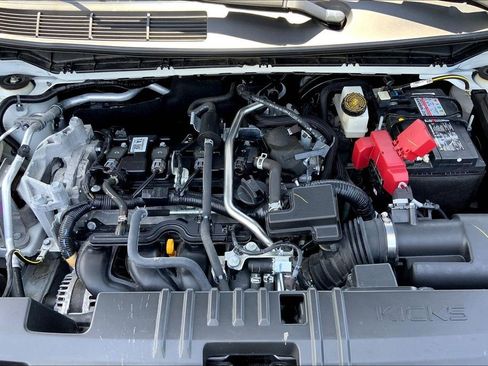 Used 2025 Nissan Kicks SR FWD image 20