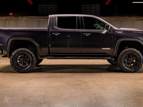 Used 2022 GMC Sierra 1500 Elevation w/ Elevation Premium Package image 11