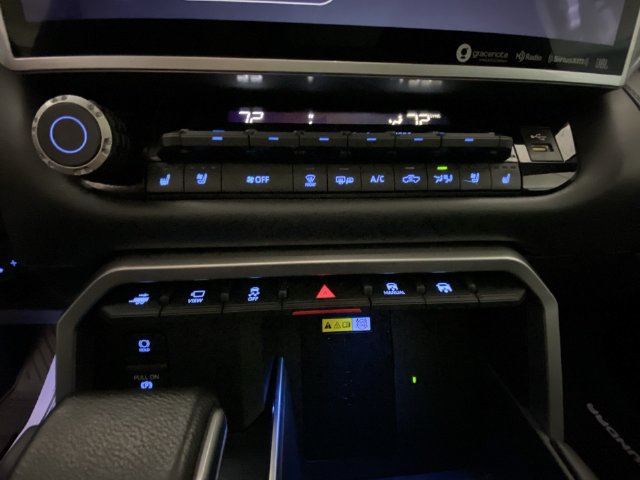 Used 2023 Toyota Tundra Platinum w/ Advanced Package AWD/4WD image 19