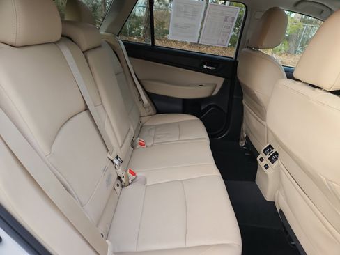 Used 2017 Subaru Outback 2.5i Limited image 17