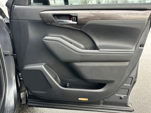 Certified 2020 Toyota Highlander Limited image 17