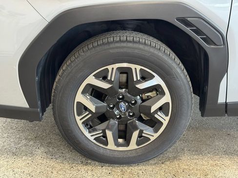 Used 2025 Subaru Forester Premium AWD/4WD image 24