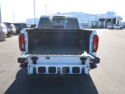 New 2026 GMC Sierra 1500 SLT image 16