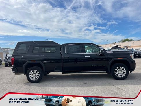 Used 2021 GMC Sierra 3500 Denali w/ Denali Ultimate Package image 8
