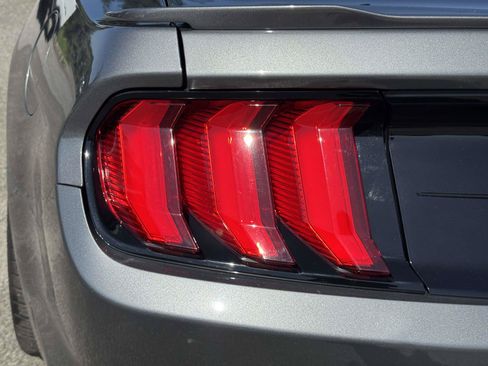 Used 2022 Ford Mustang GT Premium w/ Equipment Group 401A RWD image 12
