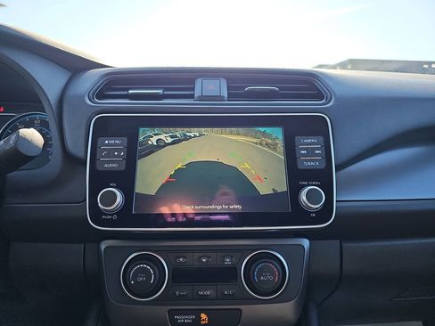 Used 2024 Nissan Leaf S image 25